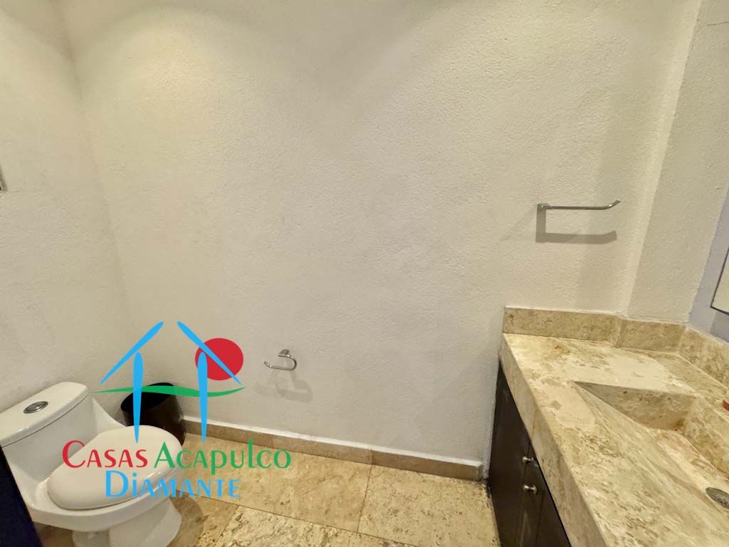 La Vista 102 - Baño de visitas 1